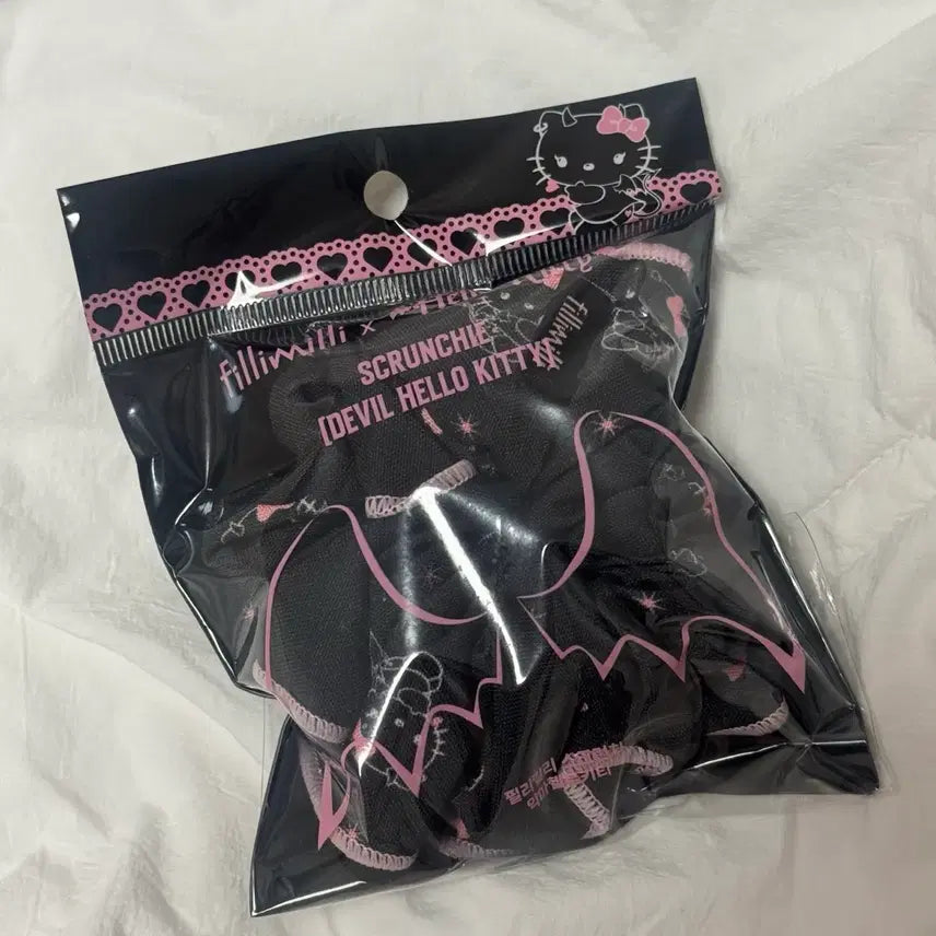 [BUNJANG] Sanrio Hello Kitty FillyMilly Devil Scrunchie (Sealed) / 헬로키티 필리밀리 악마 스크런치 미개봉