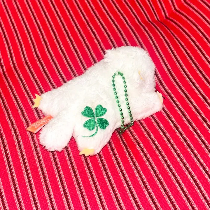 [BUNJANG] Vintage Japanese Flying Squirrel Keychain with Four-Leaf Clover Charm / 일본 고전 빈티지 인형) 행운의 네잎클로버 하늘 날다람쥐 키링 / 모리노 모몬가
