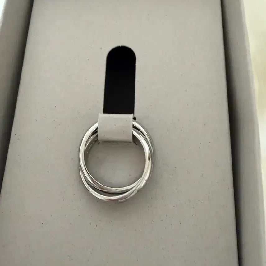 [BUNJANG] LE SSERAFIM Ring Version 1 / 르세라핌 반지 판매