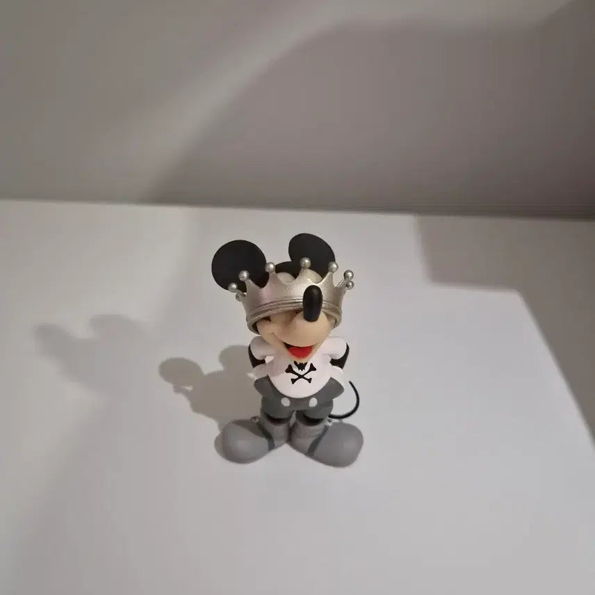 [BUNJANG] Mickey Mouse Figurine with Crown, Cross, and Skull - Japan Purchase / 미키마우스 피규어 왕관 십자 해골 일본 구매