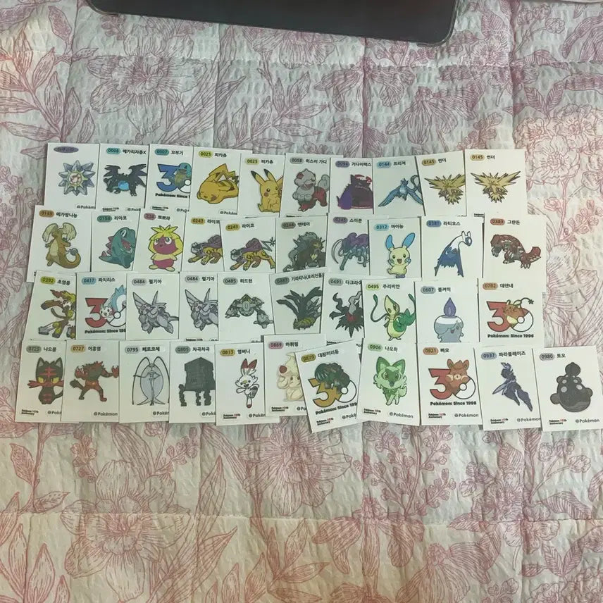 [BUNJANG] Pokemon 30th Anniversary Stickers Bundle Set / 포켓몬 30주년 띠부실 옛날 거다이맥스 전설 피카츄 일괄 판매 양도