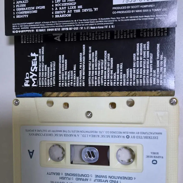 [BUNJANG] Mötley Crüe Generation Swine Cassette Tape (Unsealed) / 머틀리 크루 - Generation Swine (개봉 카세트테이프)