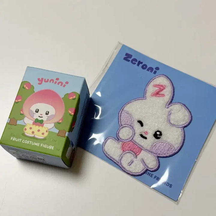 [BUNJANG] Zeroni Unini Figure &amp; Sticker Bundle Set / 제로니 유니니 피규어 &amp; 스티커 일괄