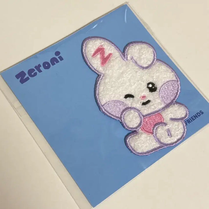 [BUNJANG] Zeroni Unini Figure &amp; Sticker Bundle Set / 제로니 유니니 피규어 &amp; 스티커 일괄