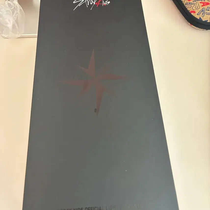 [BUNJANG] Stray Kids Nazibong Version 2 Lightstick / 스트레이키즈 스키즈 응원봉 나침봉 버전2