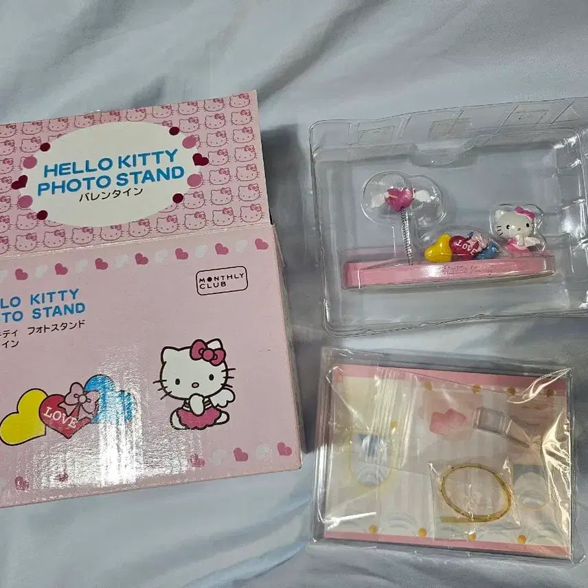 [BUNJANG] Classic Kitty Valentine Photo Stand / 고전 키티 발렌타인 포토 스탠드