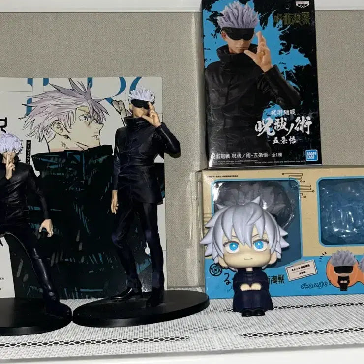 [BUNJANG] Gojo Satoru Look Up Figure &amp; Fanbook Bundle Set / 고죠사토루 룩업 팬북 피규어 사진 일괄 그대로 (급처)