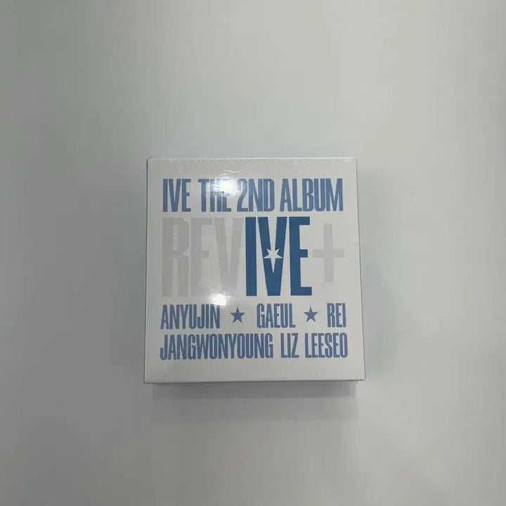 [BUNJANG] IVE REVIVE+ MD Version Limited Edition 2nd Album / IVE (아이브) IVE THE 2ND ALBUM [REVIVE+] (MD ver.) (한정반)