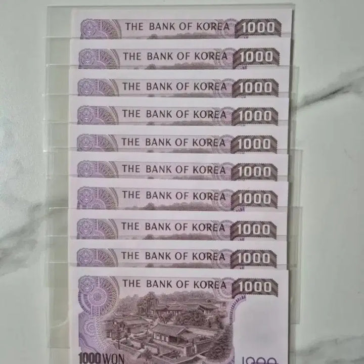 [BUNJANG] 10 Consecutive Serial Number 1000 Won Banknotes (1983, Uncirculated) / 천원 2차 미사용 10연번 지폐 10장