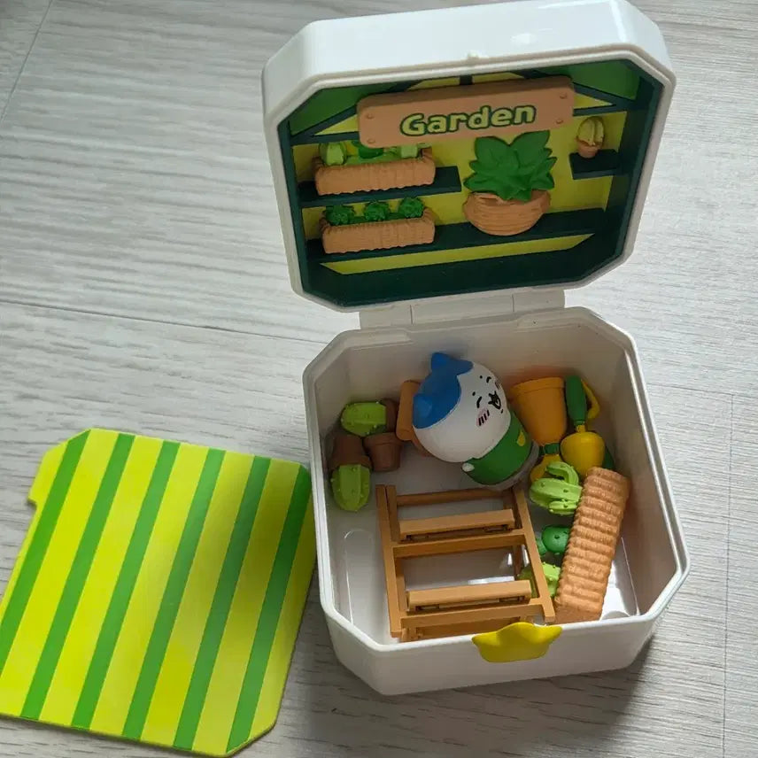[BUNJANG] Hachiware Garden Figure (Unsealed) / 먼작귀 콤팩트샵 피규어 하치와레 가든 개봉품