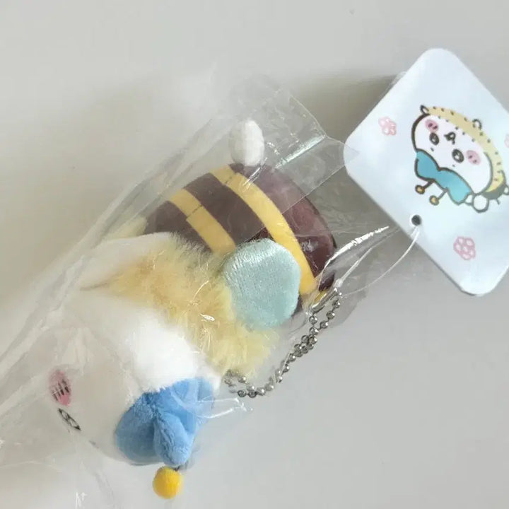 [BUNJANG] Chiikawa Hachiware Honeybee Plush Keychain New / 치이카와 하치와레 꿀벌 인형 키링 새상품