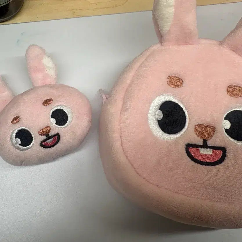 [BUNJANG] DAY6 Denimals Pilkki Pouch &amp; Badge Set / 데이식스 데니멀즈 일본 엠디 필끼 파우치, 뱃지