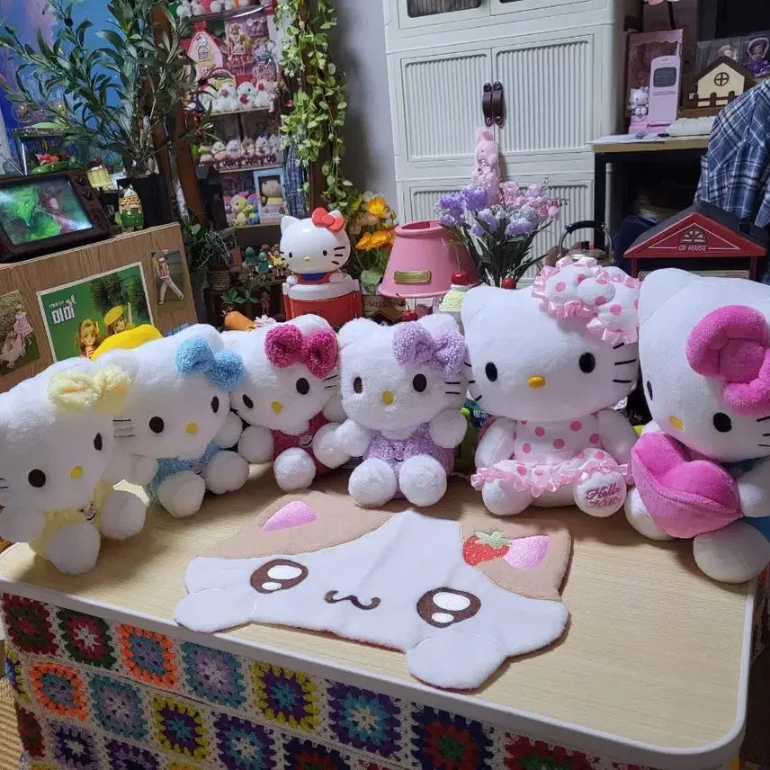 [BUNJANG] Hello Kitty Doll Bundle Set / 키티 인형 일괄 세트 택포