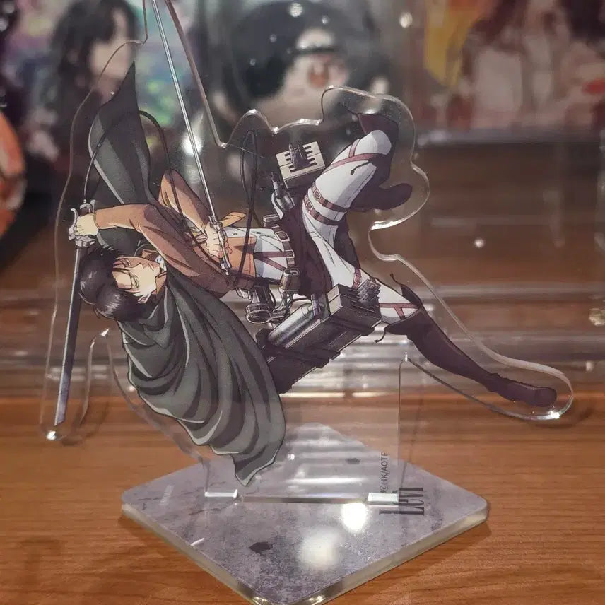 [BUNJANG] Attack on Titan Levi Magnetic Acrylic Stand / 진격의 거인 리바이 자석 아크릴 스탠드 판매