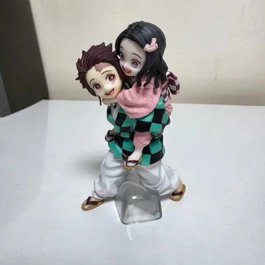 [BUNJANG] Demon Slayer Tanjiro Nezuko Figure / 귀멸의 칼날 제일복권 탄지로 네즈코 피규어