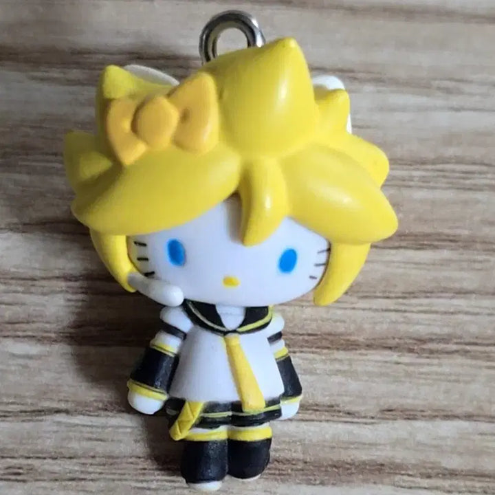 [BUNJANG] Vocaloid Kagamine Len Hello Kitty Collaboration Keyring / 보컬로이드 카가미네 렌 헬로키티 콜라보 키링