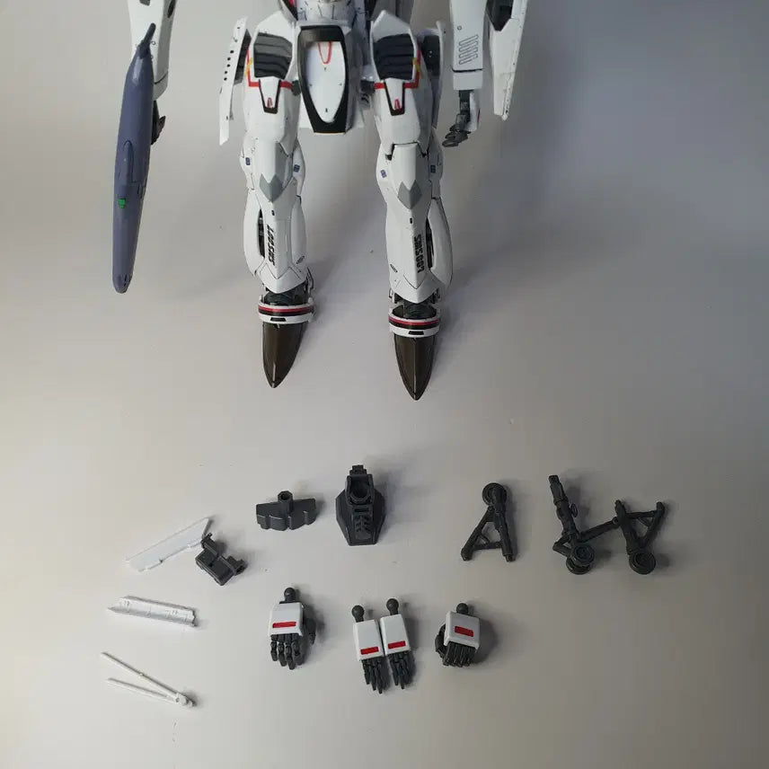 [BUNJANG] Bandai 1/72 Macross Frontier VF-25F Alto Custom Plastic Model Assembly Complete / 반다이 1/72 마크로스 프론티어 VF-25F 알토기 프라모델 조립완성품
