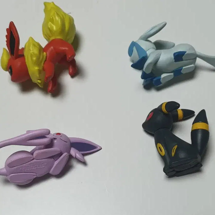[BUNJANG] Pokemon Eevee Evolutions Gacha Figure Bundle Set / 이브이 가득 가챠 블래키 글레이시아 부스터 에브이 일괄