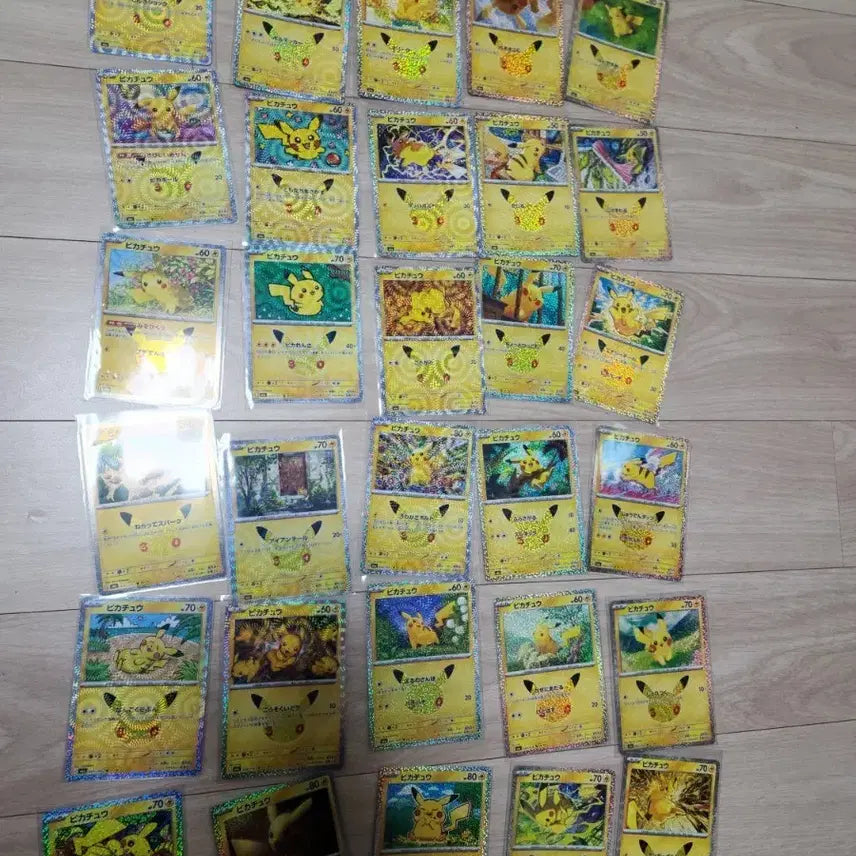[BUNJANG] Pokemon 30th Anniversary Pikachu Card Bundle / 30주년 포켓몬 카드 피카츄