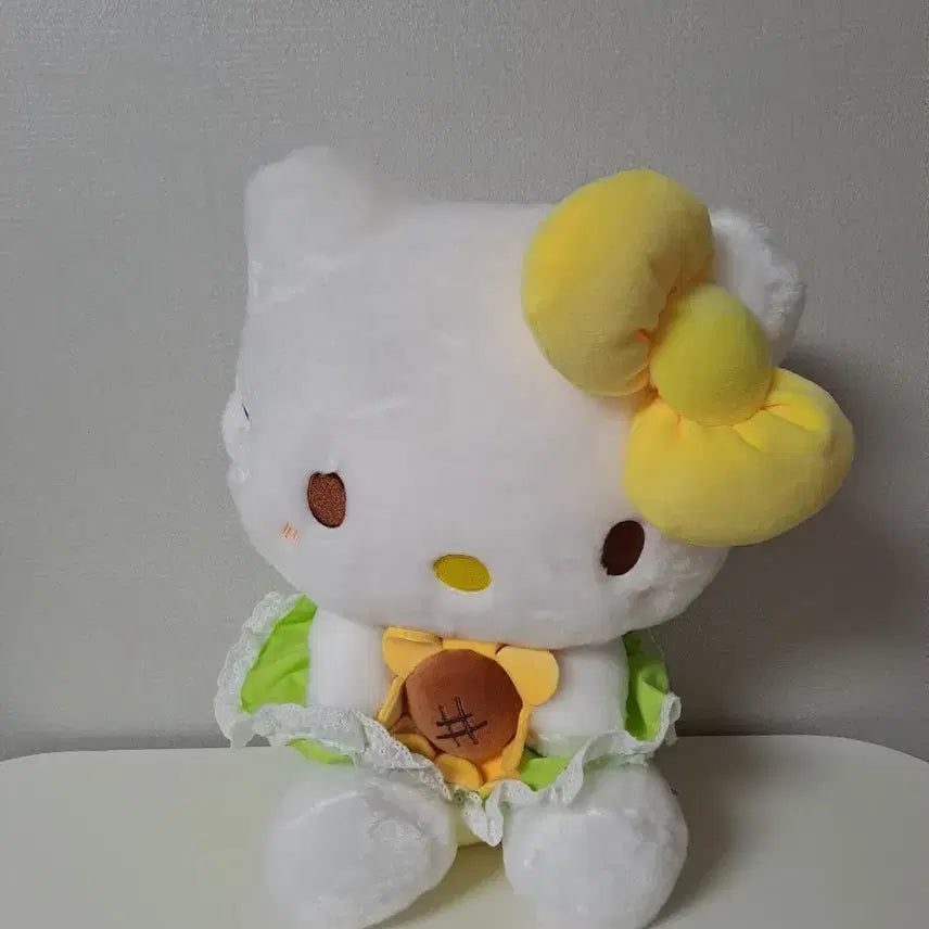 [BUNJANG] Sanrio Hello Kitty Sunflower Plush Medium / 산리오 헬로키티 인형 해바라기 중형
