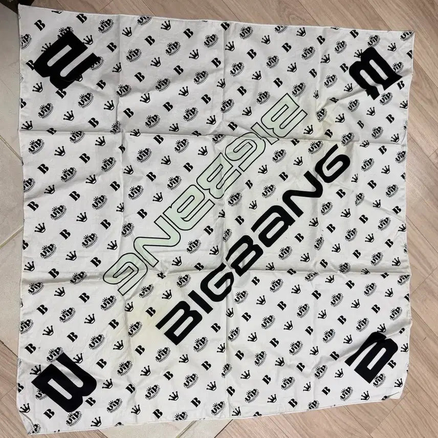 [BUNJANG] BIGBANG Bandana Scarf / 빅뱅 BIGBANG 반다나 스카프
