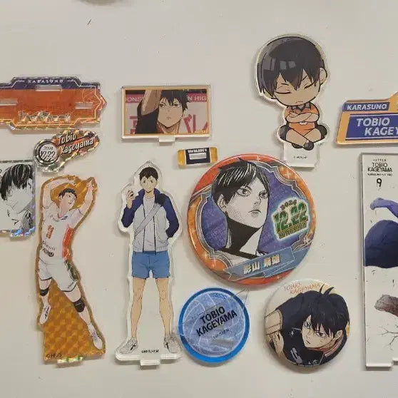 [BUNJANG] Haikyuu!! Kageyama Tobio Acrylic Stand &amp; Badges Bundle Set / 일괄판매)하이큐 카게야마 토비오 아크릴(판포함)&amp;뱃지 일괄판매
