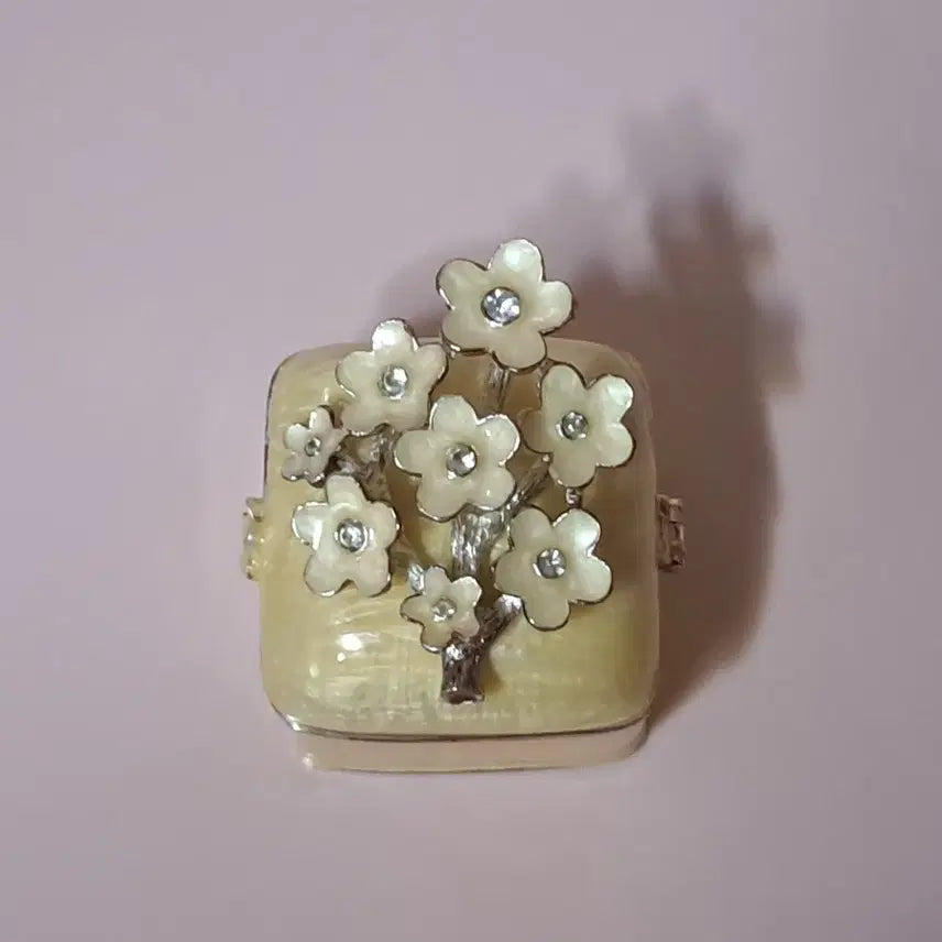 [BUNJANG] Enamel Flower Accent Small Jewelry Box / 반지 작은 보석 케이스 [러블리] [선물] [화장대 소품] [쥬얼리]