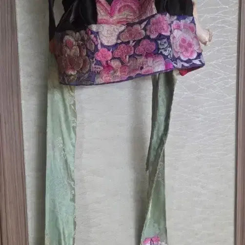 [BUNJANG] Antique Embroidered Gulle (Headwear) / 오랜세월의 자수 굴레