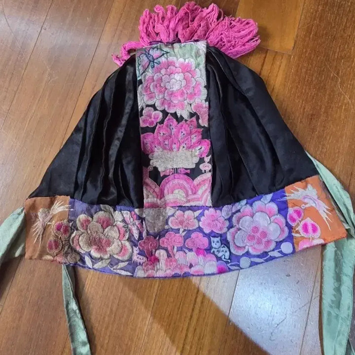 [BUNJANG] Antique Embroidered Gulle (Headwear) / 오랜세월의 자수 굴레