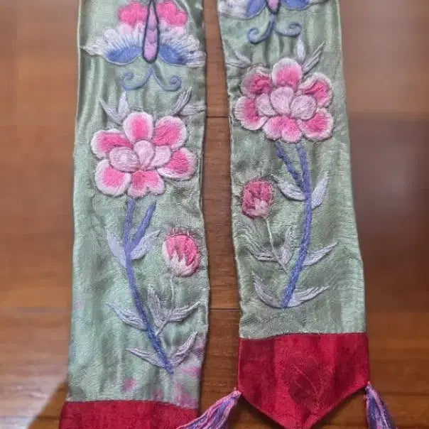 [BUNJANG] Antique Embroidered Gulle (Headwear) / 오랜세월의 자수 굴레