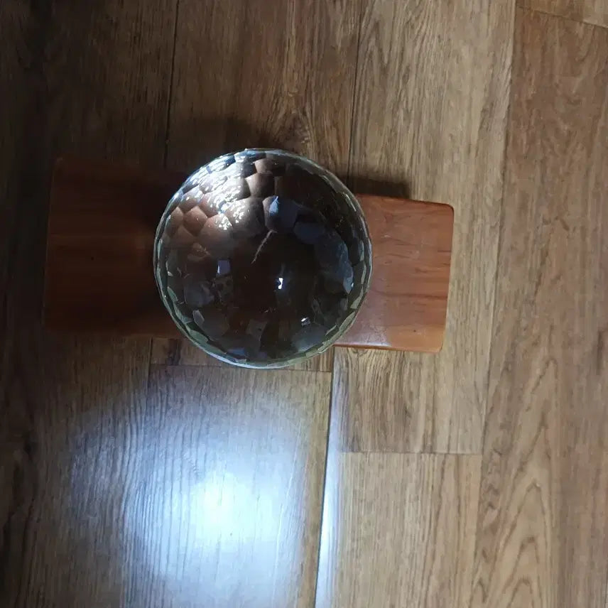 [BUNJANG] Crystal Object Diameter 10cm with Wooden Stand / 지름10센치 수정재질