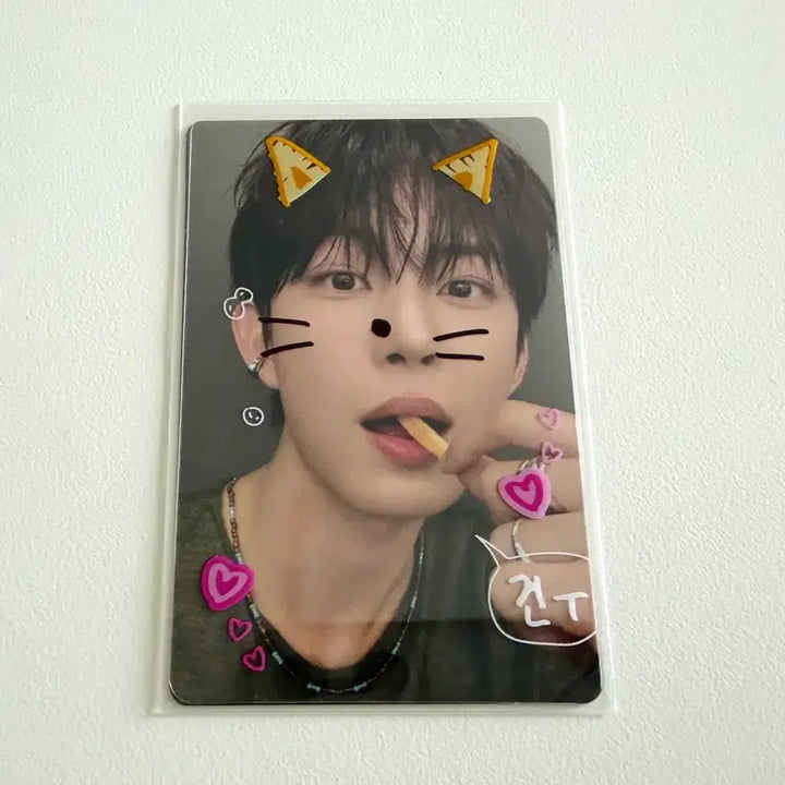 [BUNJANG] ALPACA DRIVE ONE Geonwoo Photocard (with Frame) / 알파드라이브원 건우 포카(프레임 포함) 김건우포카