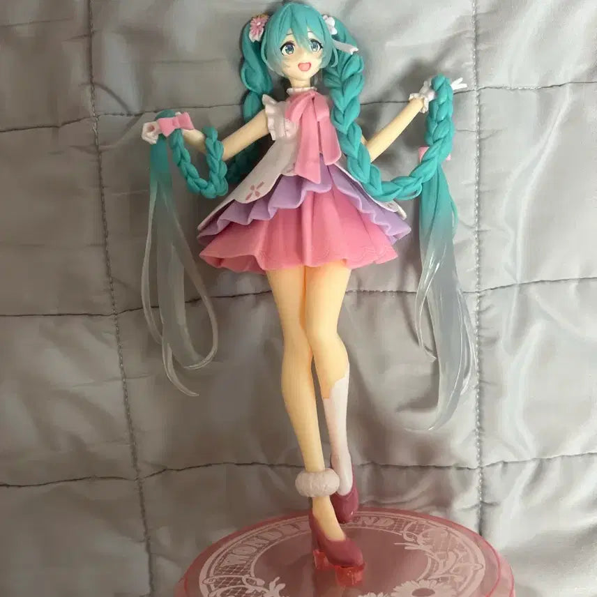 [BUNJANG] Rapunzel x Hatsune Miku Figure / 원더랜드 라푼젤 하츠네미쿠 피규어