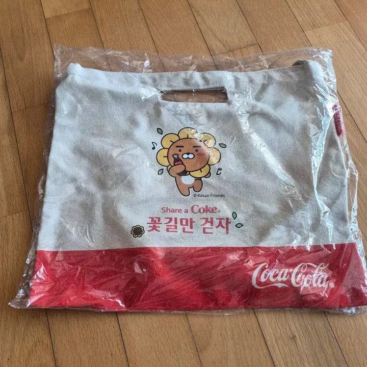 [BUNJANG] Kakao Friends Coca-Cola Collaboration Eco Bag Set / 카카오프렌즈 코카콜라 콜라보 에코백 2종 일괄 미개봉