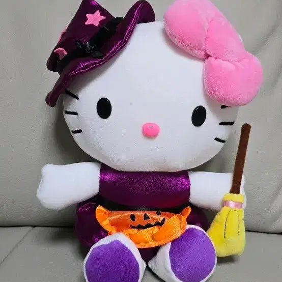 [BUNJANG] Hello Kitty Halloween Medium Plush Doll 30cm / 헬로키티 할로윈 중형인형 30cm