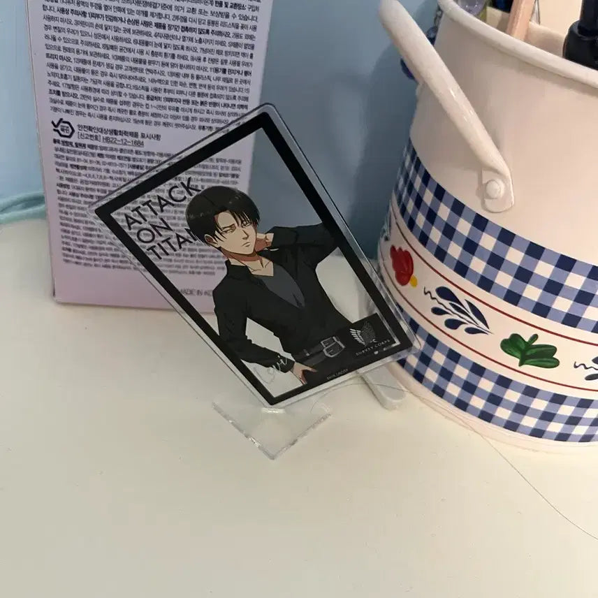[BUNJANG] Attack on Titan Levi Acrylic Stand / 리바이 아크릴 스탠드