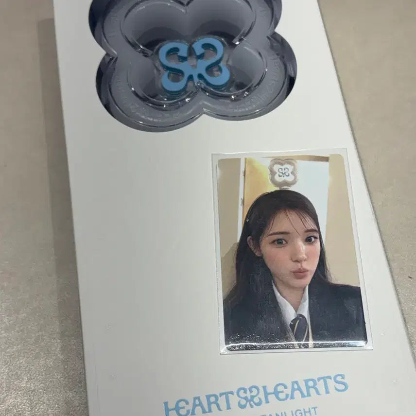 [BUNJANG] Hatsuthatsu HATSUTOTHATS Lightstick (Unsealed/Unused/Includes YUHA Photocard) / 하츠투하츠 하투하 하츄 응원봉 (개봉/미사용/포카 유하 포함)