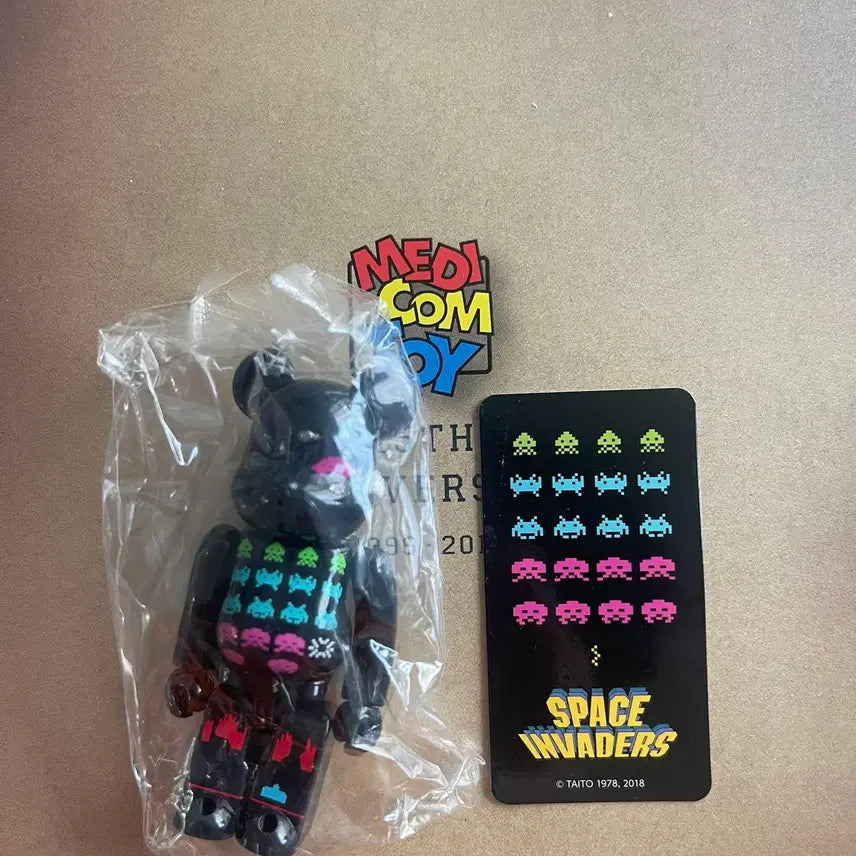 [BUNJANG] Bearbrick 37th Series Pattern Space Invader Figure / 베어브릭 37탄 패턴 스페이스 인베이더
