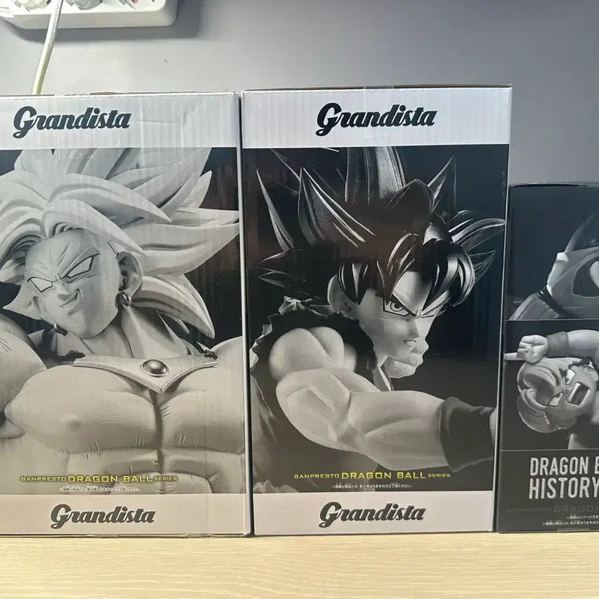 [BUNJANG] Dragon Ball 3-Figure Bundle Set (Broly, Goku, Gohan &amp; Trunks) - Sealed / 미개봉) 드래곤봉 피규어 3종 일괄 (브로리, 손오공, 손오반&amp;트랭크스)