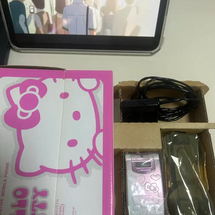 [BUNJANG] Sanrio Hello Kitty A3014S Folder Phone (Working) / 고전 키티폰 풀박스 (작동폰)