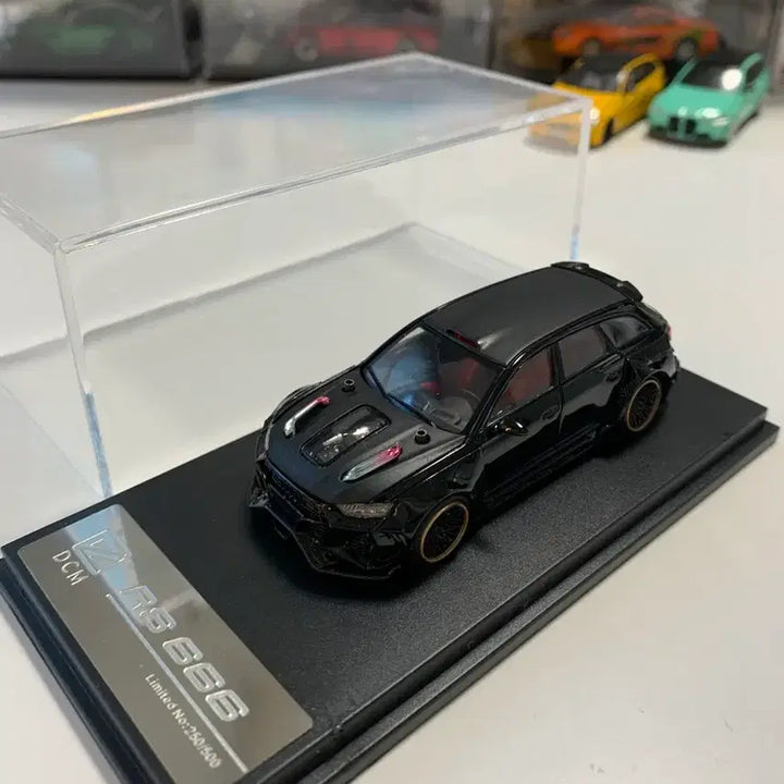 [BUNJANG] DCM Audi RS6 (Hood Open) 1:64 Scale Model / DCM 아우디 RS6(후드오픈) 1:64 스케일 판매합니다(케이스 포함)