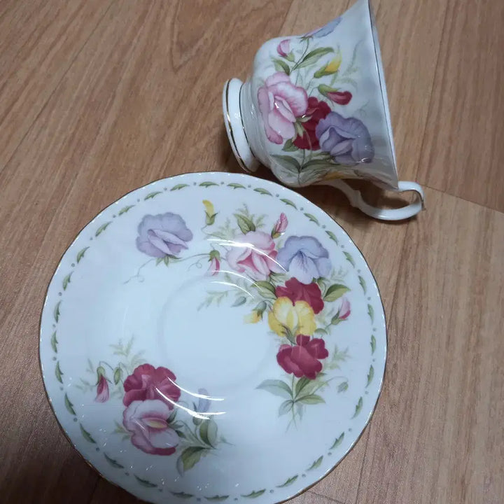 [BUNJANG] Royal Albert April Teacup Set (UK) / 로얄알버트 4월 찻잔 세트(영국)