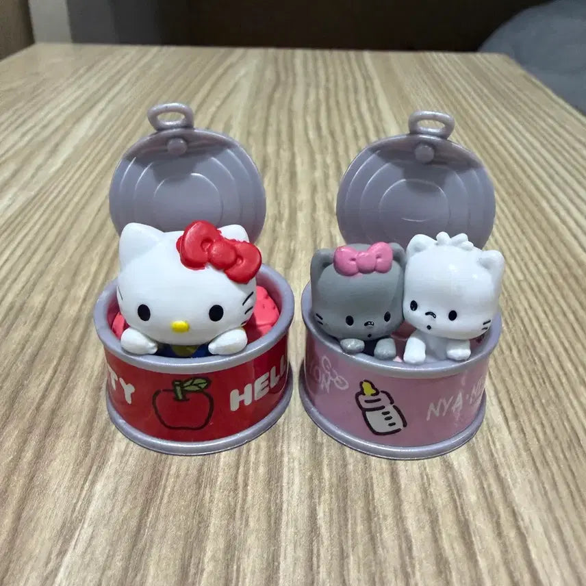 [BUNJANG] Hello Kitty Figure Capsule Set (2 Types) Bundle / 헬로키티 피규어 세트 캡슐 2종 일괄
