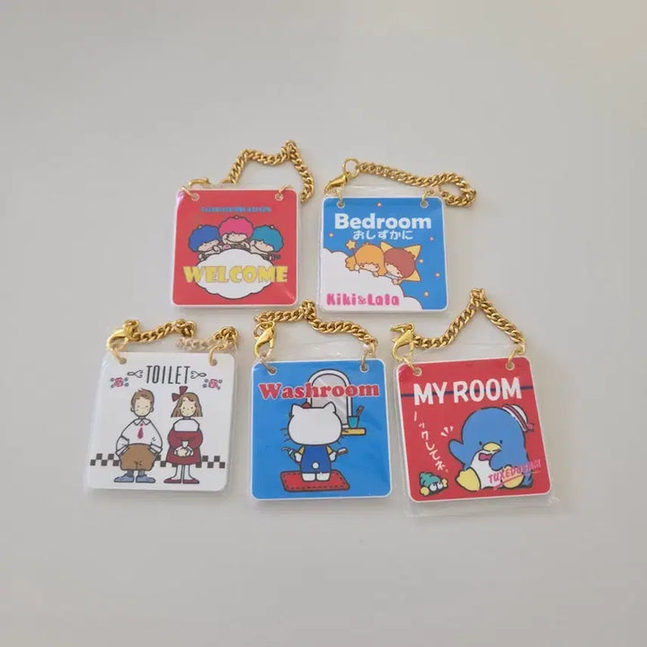 [BUNJANG] Sanrio Door Handle Charm Gacha Set (5 types) - Hello Kitty, Little Twin Stars, Goropikadon, Tuxedo Sam, Bōdōkiryū / 산리오 문고리 챰 가챠 도어 플레이트풍 참 5종 일괄 헬로키티 키키라라 고로피돈카돈 턱시도샘 보드빌듀오