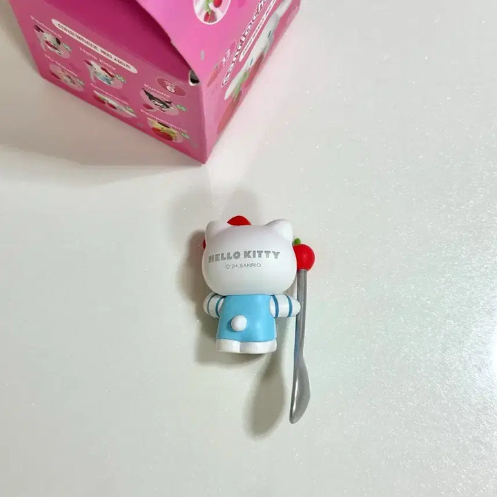 [BUNJANG] Sanrio Hello Kitty Mini Figure Cherry / 산리오 헬로키티 미니 피규어 체리 새상품