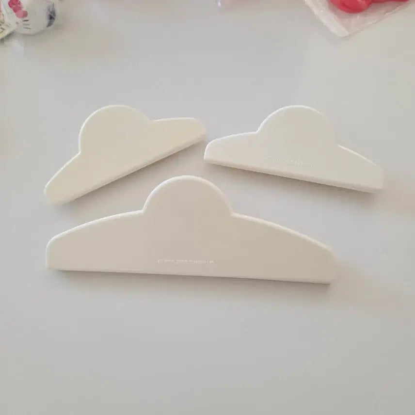 [BUNJANG] Hello Kitty Clip Set (3 Types, Bundle) / 헬로키티 집게 클립 3종 세트 일괄 북홀더 고전키티 고전키티문구