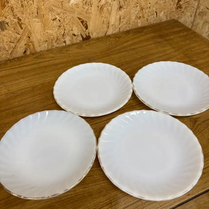 [BUNJANG] Arcopal &amp; Duralex Collaboration Milk Glass Plate / 프랑스아코팔 &amp; 수정그라스 (근현대사 밀크그라스)