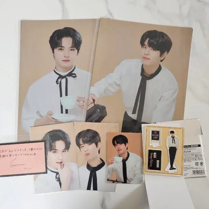 [BUNJANG] Stray Kids Lee Know Changbin Minho Seungmin Japan Collaboration Cafe L File, Postcard, Acrylic Stand / 스트레이키즈 리노 승민 일본 콜라보 카페
