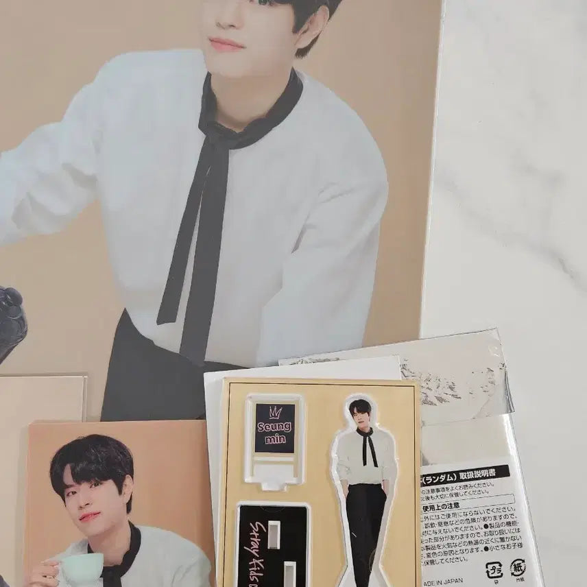 [BUNJANG] Stray Kids Lee Know Changbin Minho Seungmin Japan Collaboration Cafe L File, Postcard, Acrylic Stand / 스트레이키즈 리노 승민 일본 콜라보 카페