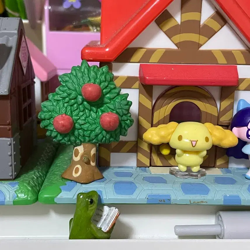 [BUNJANG] Animal Crossing: Make a Big Apple Tree Figure / 2001 동물의숲 숲을 만들자 큰 사과나무 피규어